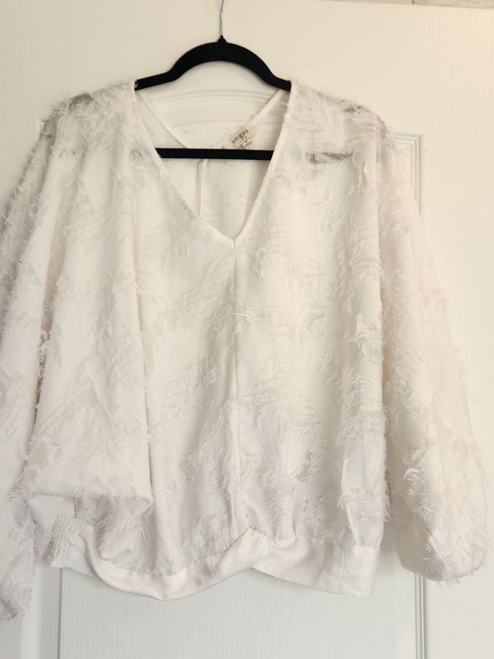 Umgee White Textured V-Neck Long Sleeve Blouse L EUC